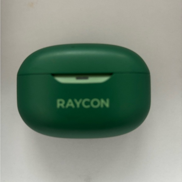 Raycon Green everyday Earbuds a few months old . Like new - Picture 1 of 11